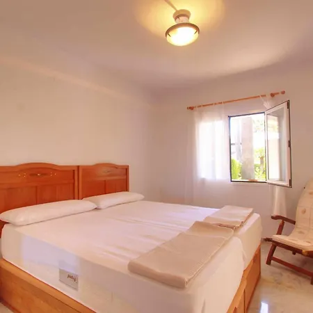 1176 Front 2 Pools Bahia Vakantiehuis